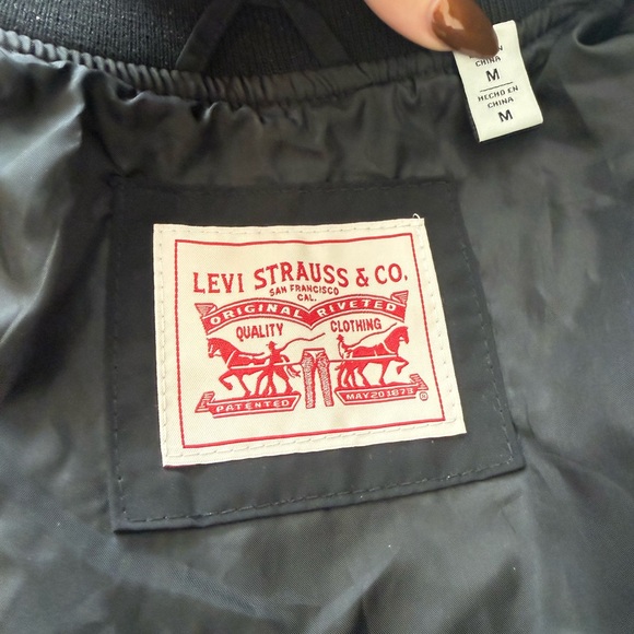 Levi’s Black Bomber Jacket | Size M | Zip Front Flight Jacket - Picture 8 of 8